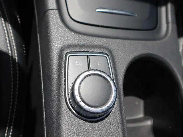 Mercedes-Benz GLA 200 Ambition Comfort 2014 Benzine 31