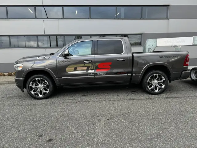 Dodge Ram 1500 5.7 V8 4x4 Crew Cab Limited 2023 Benzine 3