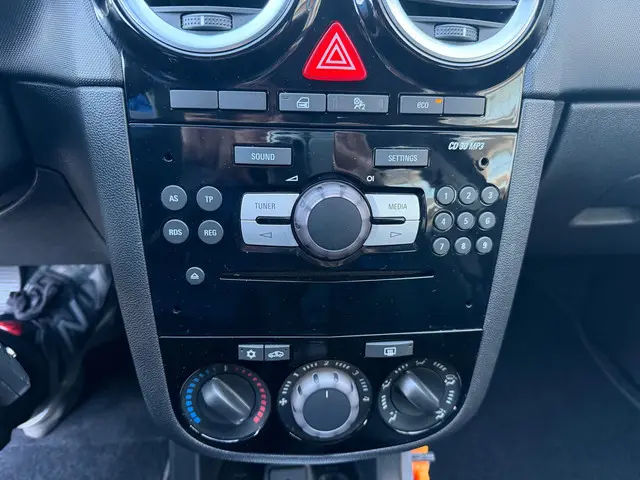 Opel Corsa 1.2-16V Berlin 2014 Benzine 12