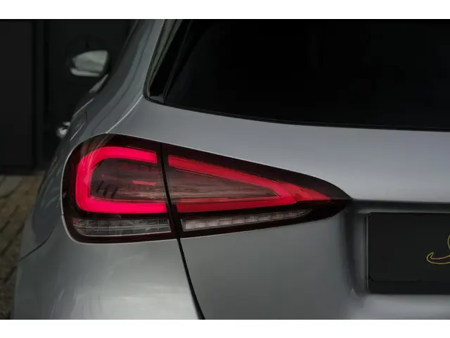 Mercedes-Benz A-Klasse A220 AMG 190pk 2019 Benzine 31