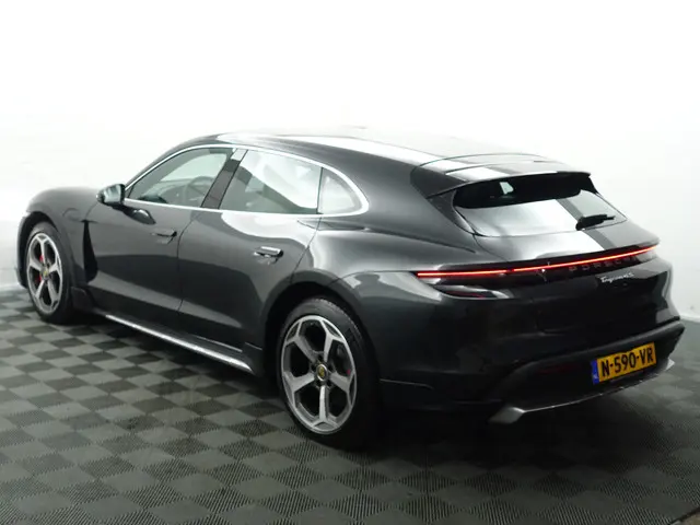 Porsche Taycan Cross Turismo 4S 84 kWh 2022 Elektrisch 5