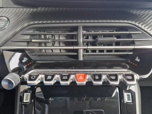 Peugeot 208 1.2 PureTech 100 Allure 2023 Benzine 6
