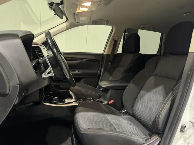 Mitsubishi Outlander 2.4 PHEV Pure 2020 Hybride Benzine 6