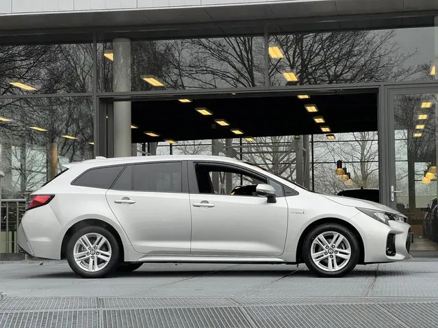 Suzuki Swace 1.8 Hybrid Select 2021 Hybride Benzine 17