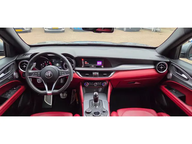 Alfa Romeo Stelvio 2.0 T AWD Super 2018 Benzine 19