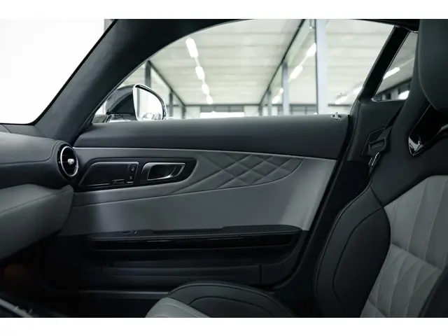 Mercedes-Benz AMG GT 4.0 Premium 2022 Benzine 48