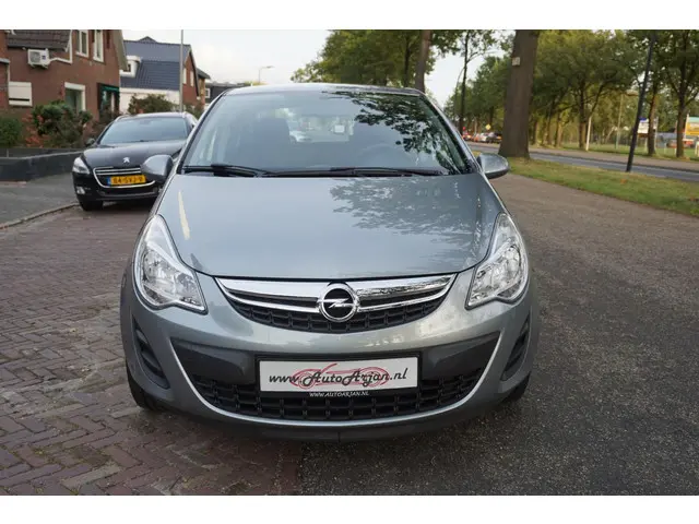 Opel Corsa 1.4-16V 2012 Benzine 6