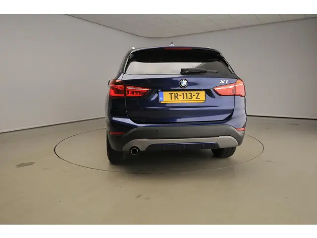 BMW X1 sDrive18i High Executive 2017 Benzine 3