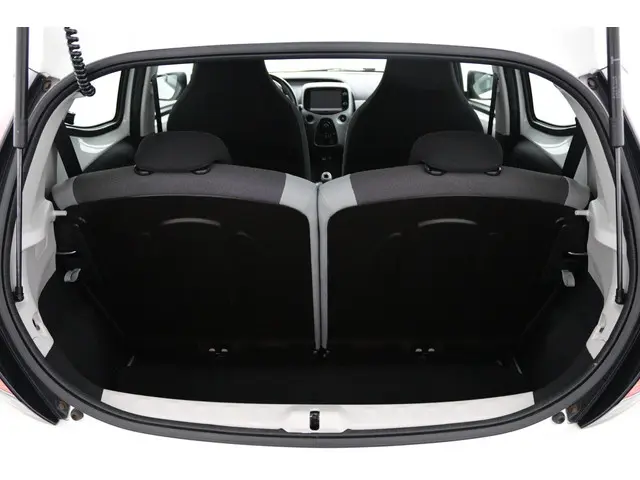 Toyota Aygo 1.0 VVT-i x-play 2015 Benzine 23