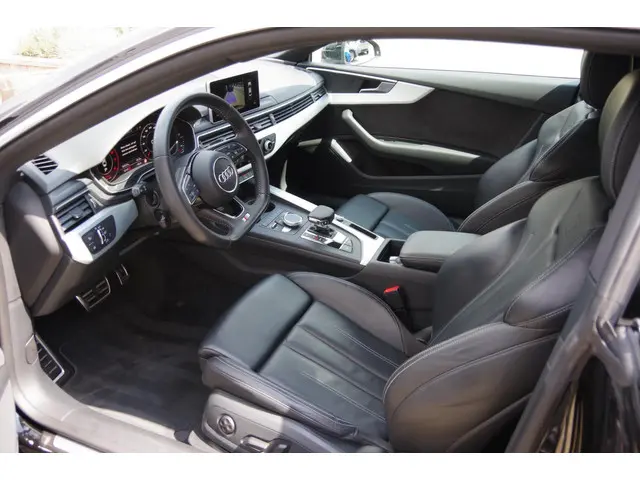 Audi A5 Coupé 2.0 TFSI ultra Launch Edition 2017 Benzine 5