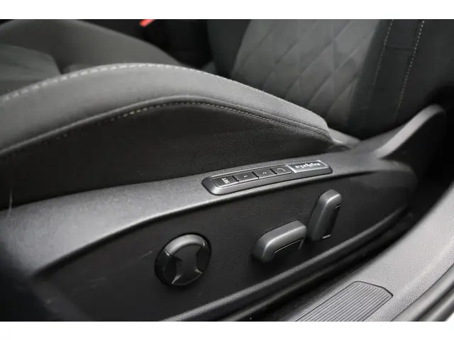 Volkswagen Golf 1.5 TSI Style 2021 Benzine 40