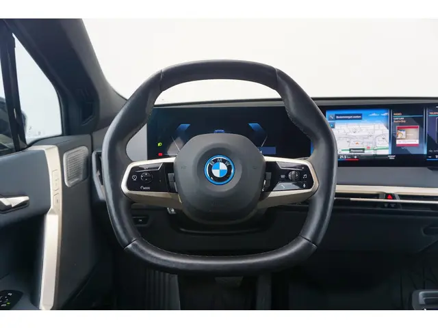 BMW iX xDrive40 2021 Elektrisch 11