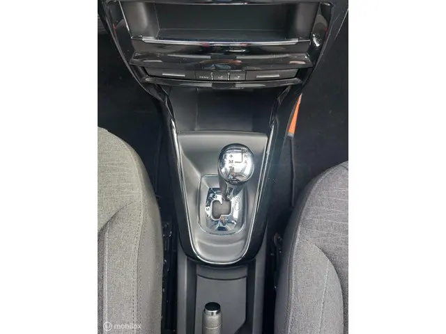 Citroën C3 1.2 PureTech Selection 2017 Benzine 32
