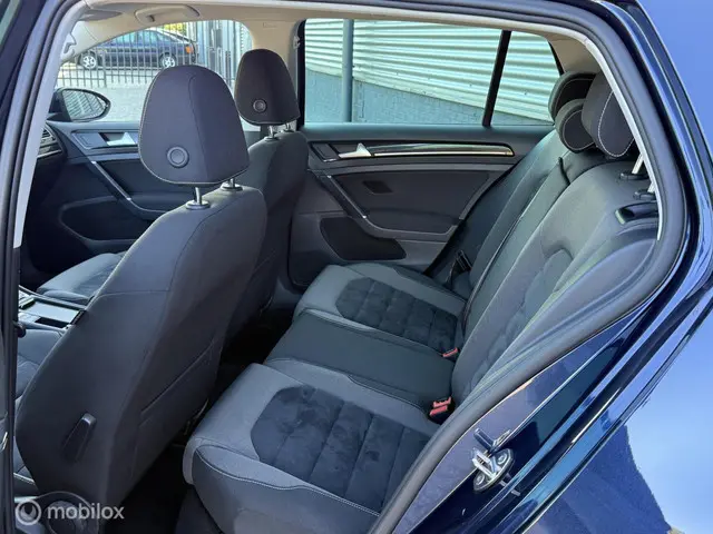 Volkswagen Golf 1.4 TSI Highline AUTOMAAT 2015 Benzine 21