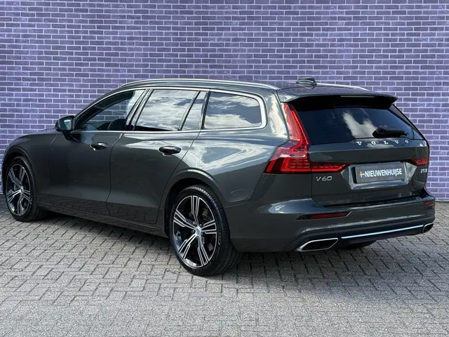 Volvo V60 2.0 T5 Inscription 2019 Benzine 32