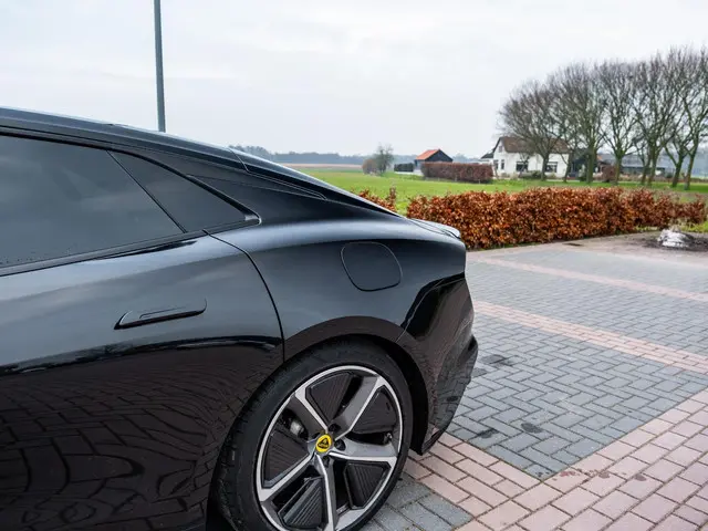 Lotus Emeya S 102 kWh 2026 Elektrisch 42