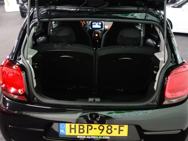 Citroën C1 1.2 e-VTi Airscape Shine 2016 Benzine 12
