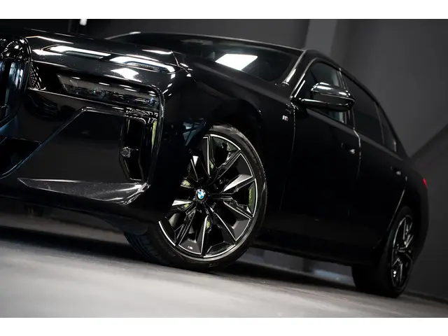 BMW 7 Serie 740d xDrive 2023 Diesel 17