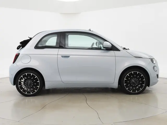 Fiat 500e 42 kWh Aut. *CELESTIAL BLUE* 2021 Elektrisch 11