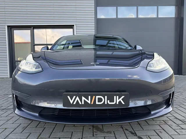 Tesla Model 3 Long Range AWD 75 kWh 2019 Elektrisch 35
