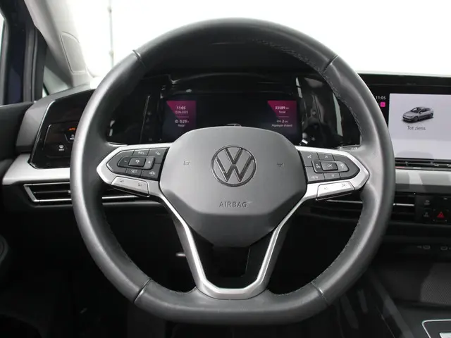 Volkswagen Golf 1.0 eTSI Life Business 2023 Benzine 11