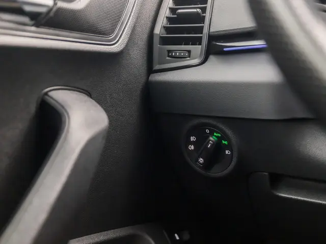 Škoda Karoq 1.5 TSI ACT Sportline 2021 Benzine 25