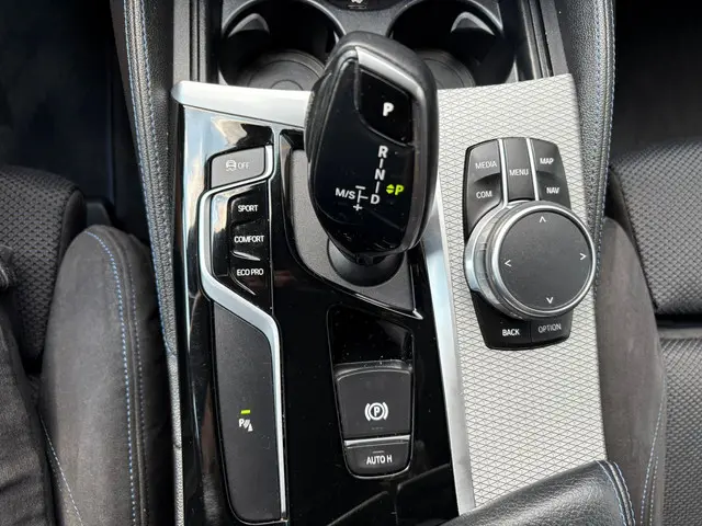 BMW 5 Serie Touring 520i High Executive 2018 Benzine 15