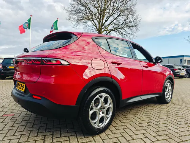 Alfa Romeo Tonale 1.5T Hybrid Super 2023 Hybride Benzine 5