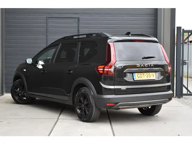 Dacia Jogger Hybrid 140 PK Extreme 2024 Hybride Benzine 8