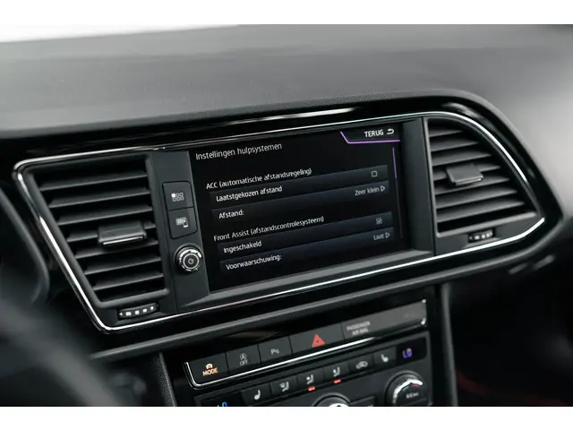 SEAT Leon 1.5 TSI FR NAP DSG Beats Pano ACC 2020 Benzine 37