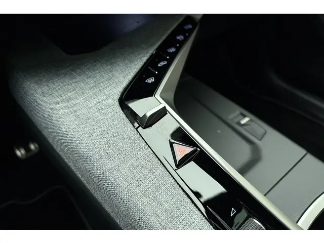 Peugeot e-5008 GT Avantage 73 kWh 2025 Elektrisch 39