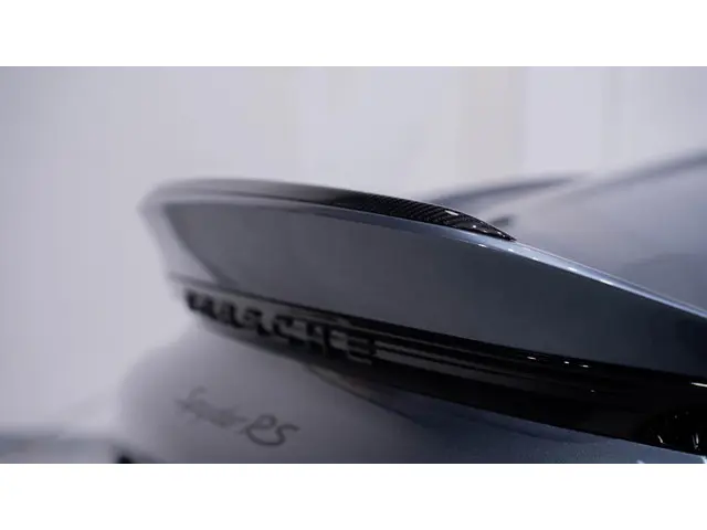 Porsche 718 Spyder RS 2024 Benzine 39