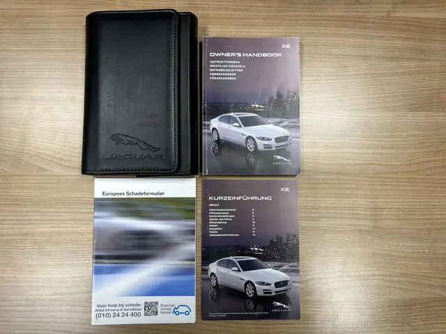 Jaguar XE 2.0 Portfolio 2015 Benzine 87