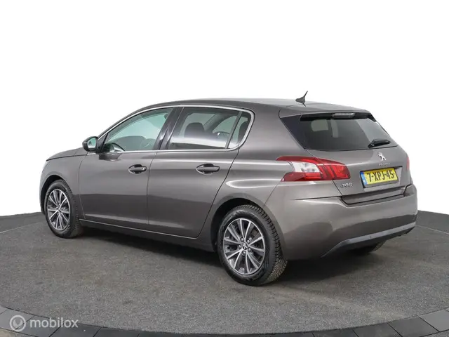Peugeot 308 1.2 e-THP nw. revisie motor. 2014 Benzine 4