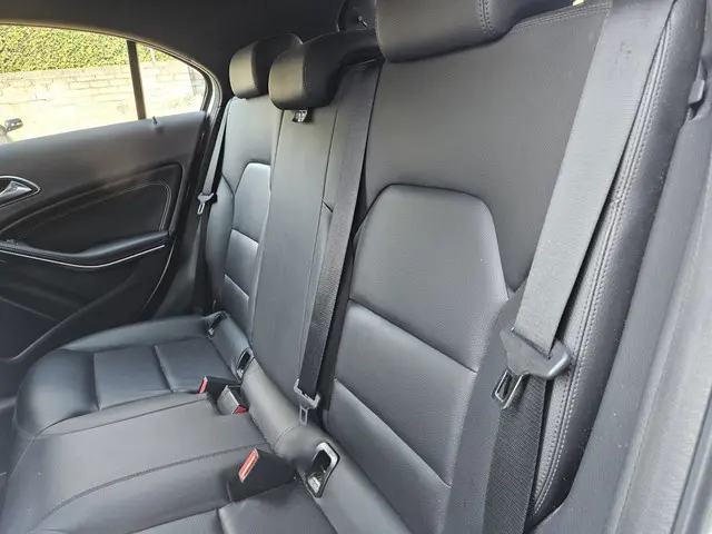 Mercedes-Benz A-Klasse 180 2013 Benzine 10
