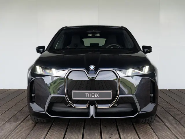 BMW iX xDrive45 2025 Elektrisch 3