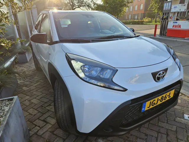 Toyota Aygo X 1.0 VVT-i S-CVT Play,(btw auto) 2025 Benzine 14