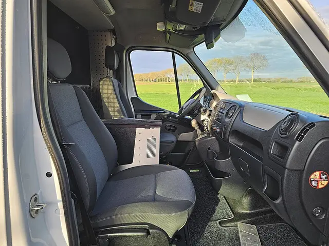 Renault Master 2.3 2018 Diesel 7