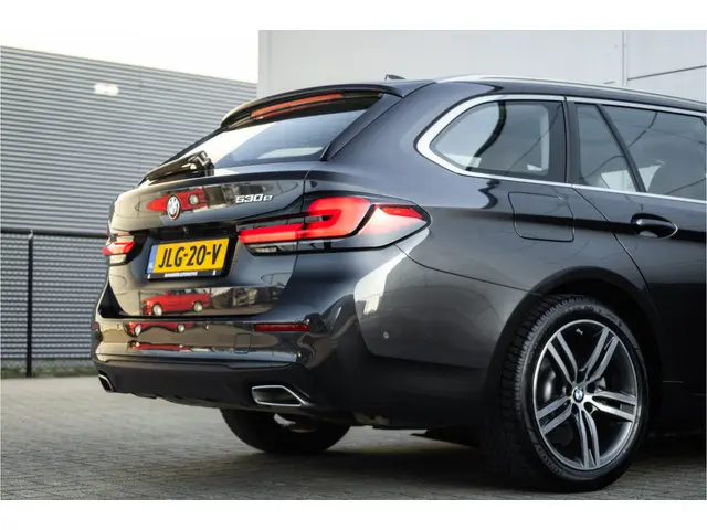BMW 5 Serie Touring 530e 2021 Hybride Benzine 26