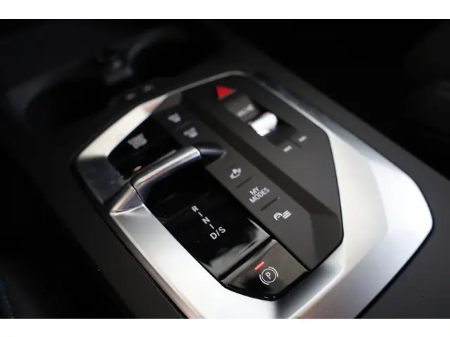 BMW 1 Serie 120 2025 Benzine 19