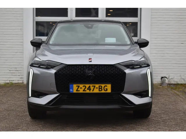 DS DS 3 PureTech130EAT8 Performance Line 2024 Benzine 9