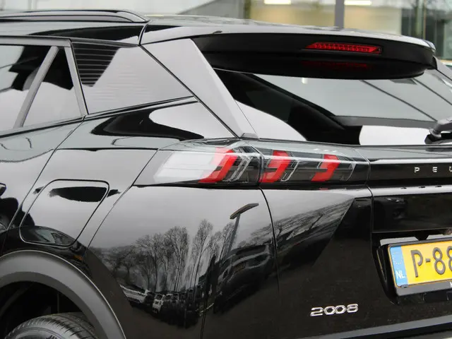 Peugeot 2008 1.2 PureTech GT 2021 Benzine 22