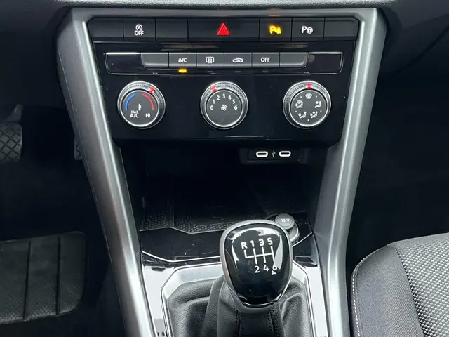 Volkswagen T-Roc 1.0 TSI Life 2023 Benzine 57