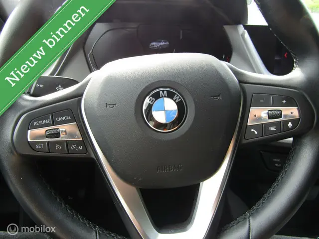BMW 1 Serie 118i High Executive | Trekhaak 2020 Benzine 10