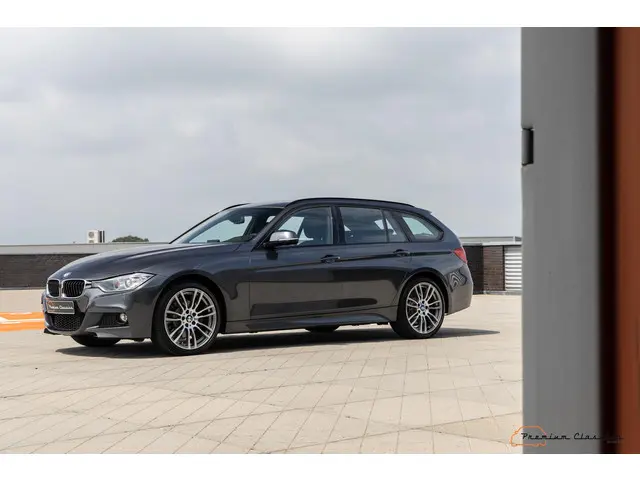 BMW 3 Serie Touring 330d High Executive 2012 Diesel 19
