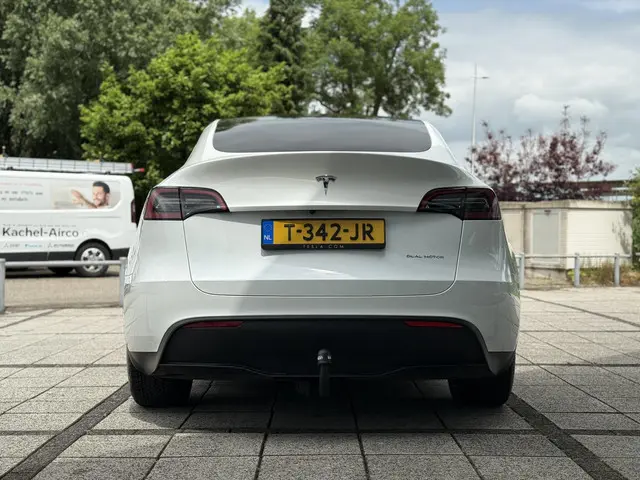 Tesla Model Y Long Range Dual AWD 2023 Elektrisch 5