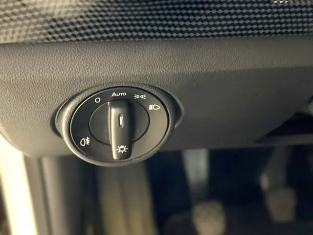 Volkswagen up! 1.0 BMT move up! 2018 Benzine 5