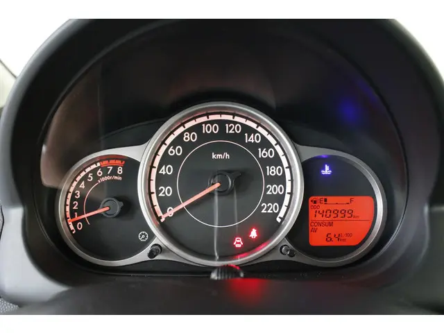 Mazda 2 1.3 Silver Edition 2015 Benzine 15