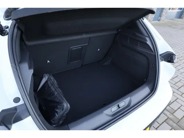 Peugeot 308 1.2 PureTech Allure 2024 Benzine 16