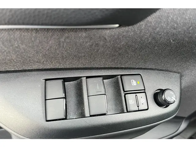 Toyota Yaris 1.5 Hybrid 115 Active 2024 Hybride Benzine 17